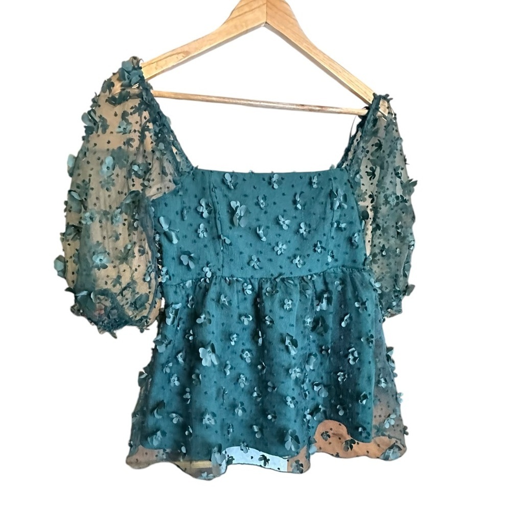 🔴5 for $40 SALE !
Thirty Thirty Green Sheer Baby Doll Shirt w/ 3D Flowers L